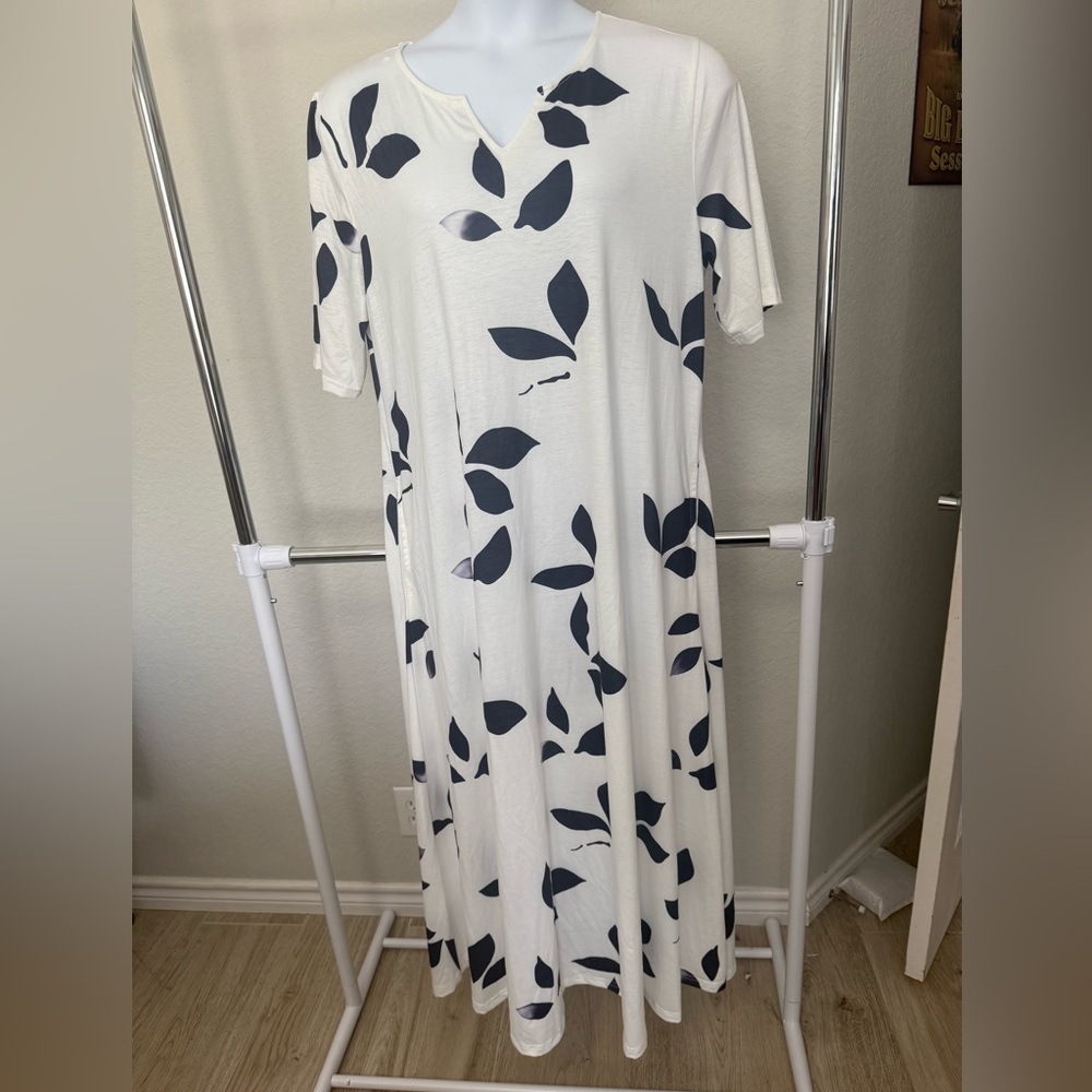 NWT Plus Size Cotton White and Blue Leaf Print Dress